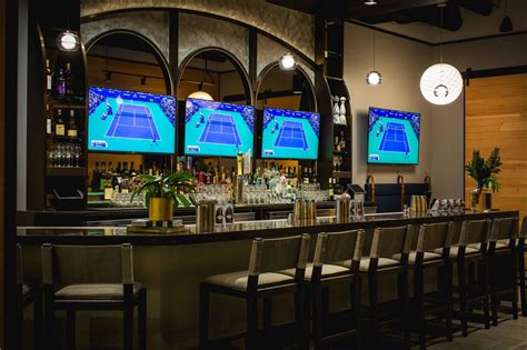 topgolf swing suite chicago